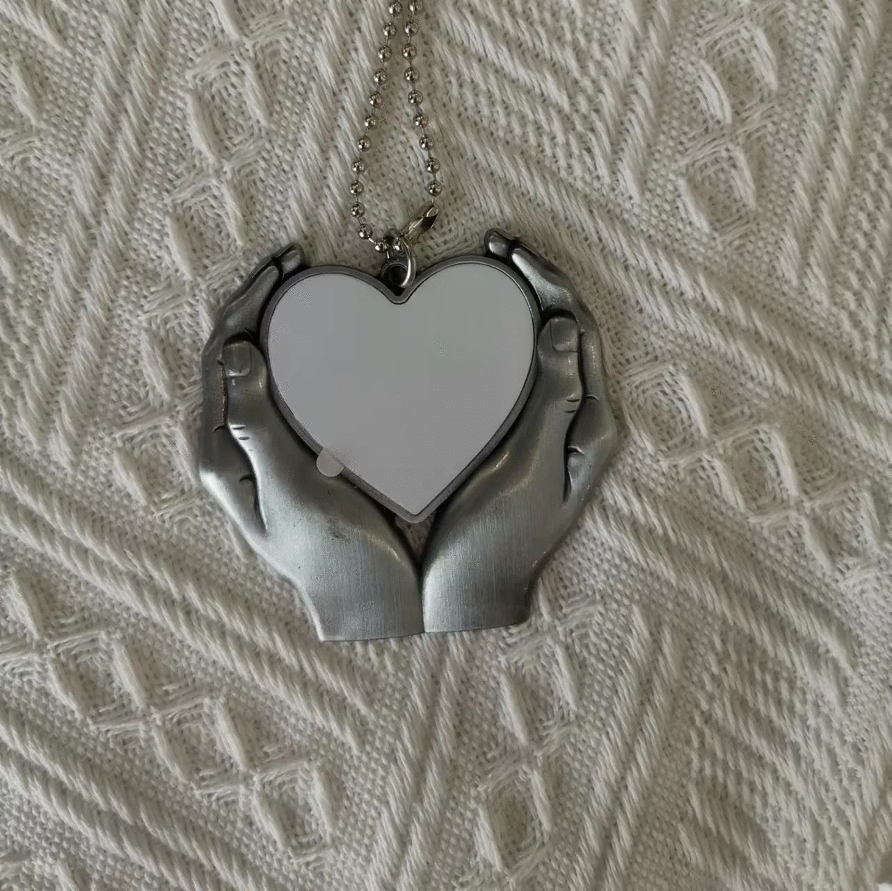 Metal Hand Grip Heart Shape Sublimation Jewelry Pendants